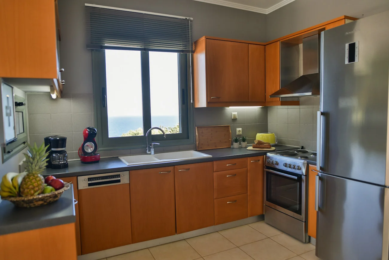 Fully equipped kitchen at Villa Skala Acqua in Skala Kefalonia